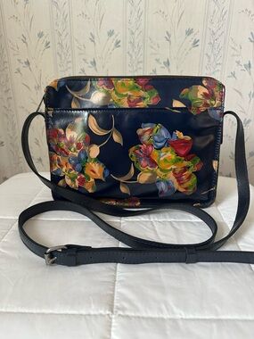 Patricia Nash Navy Floral Le Fleur Crossbody